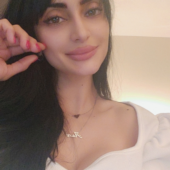 Meet your Posher, Aurelia - Picture 4 of 4